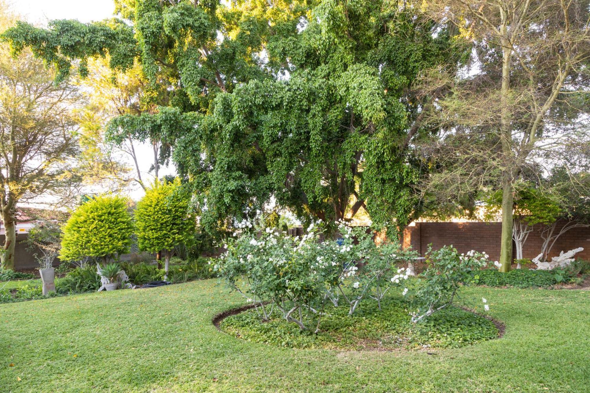 Hh 820 Accomodation Grootfontein Екстериор снимка